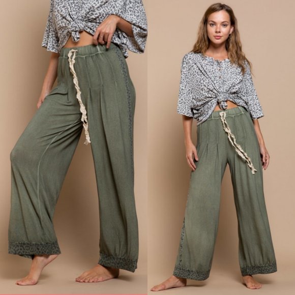 68992 POL Pleated Wide Leg Pants - Picture 3 of 3